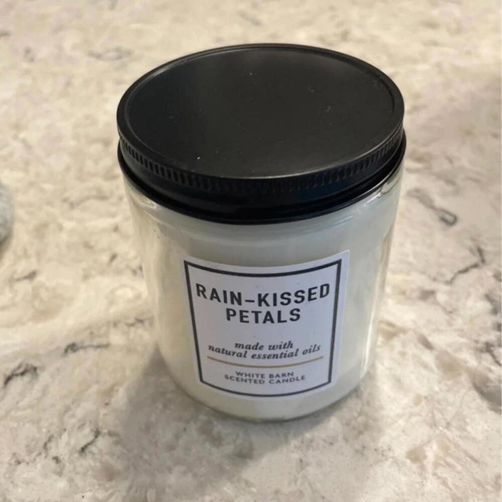 Rain Kissed Petals Single Wick Candle